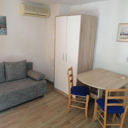 Apartman Milica Golubic  Exteriér fotografie