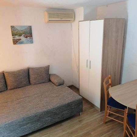 Apartman Milica Golubic  Exteriér fotografie